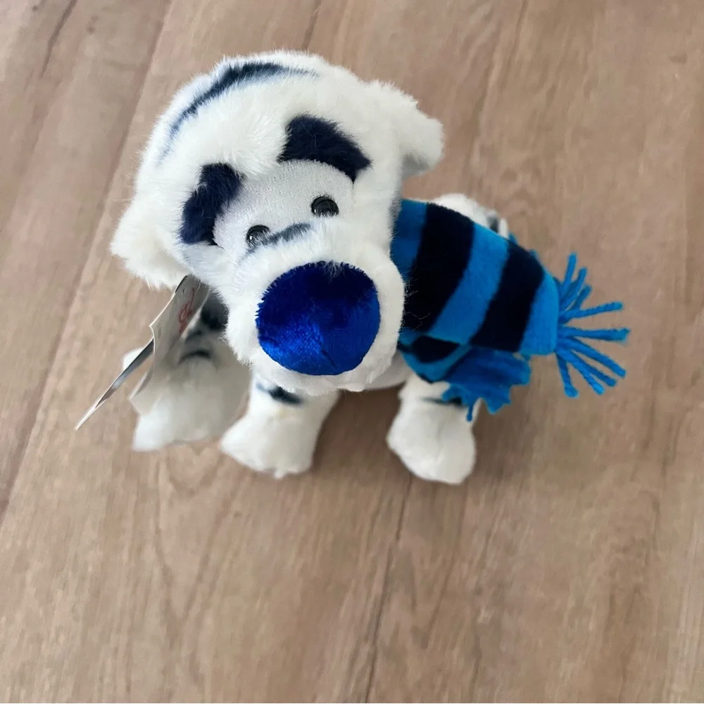Japan Disney Store Winnie the Pooh Winter White Tigger‎ 8